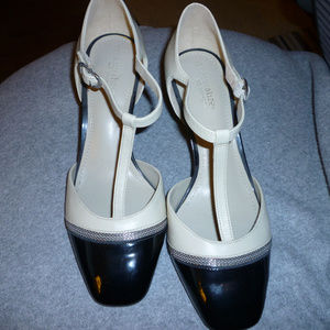 Naturalizer 9W 3" heels black & cream gently worn